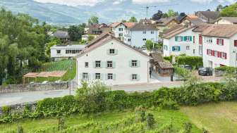 Aussenansicht der restaurierten Hofstätte