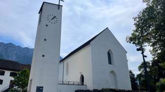 Aussenansicht der Kirche St. Peter