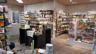 Apodro Drogerie innen Reform und Tee