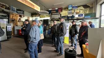 Besucher im Museum
