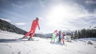 hotel-valbella-resort-arosa-lenzerheide-winter-kin