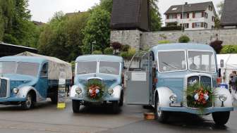 geschmückte Saurer Busse