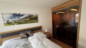 Schlafzimmer mit Physiotherm Infrarotkabine