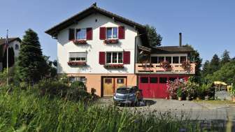 Aussenansicht des Bed & Breakfast Büchel
