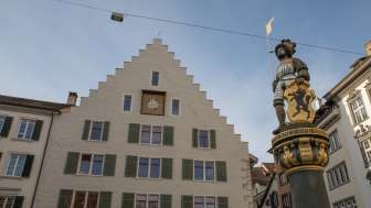 SH_Altstadt_Platz_Brunnen