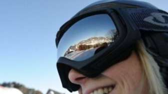 Frau mit Skibrille im Atzmännig