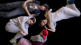 jugendclub momoll theater - Im Spiegel der Anderen