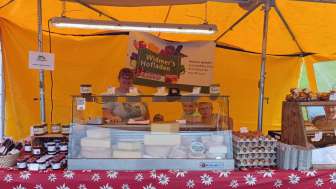 Erika am Marktstand