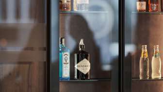Bar mit einer Auswahl an Getränken im B&B Hotel Liechtenstein-Eschen