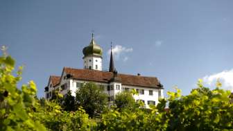 Das Schloss Herdern ist das Wahrzeichen des gleichnamigen Ortes.
