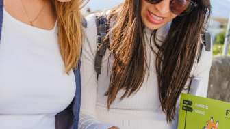 Zwei Frauen beim Foxtrail Furisto