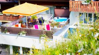Whirlpool im Aussenbereich des Hotel Turna