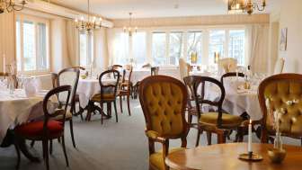 Edle Bestuhlung im Seminarhotel Lihn Restaurantbereich