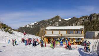 Winterlicher Skitag vor dem malbi-park