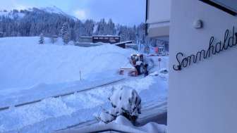 Haus Sonnhalde Aussenansicht auf Piste