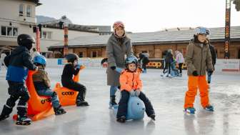 Schlittschuhlaufen bei «Vaduz on Ice» auf dem Rathausplatz