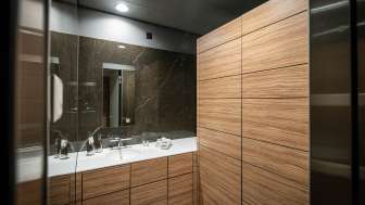 Elegantes Badezimmer im Grand Casino Hotel Liechtenstein