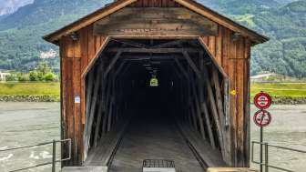 Eingang zur Alten Rheinbrücke aus Holz