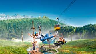 Spiel und Spass im Zipline-Park
