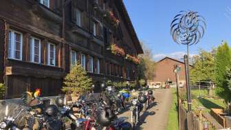 Vor dem Hof