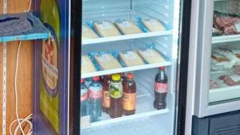Hofladen mit Kühlschrank