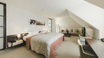 Geräumiges Zimmer im Hotel Residence