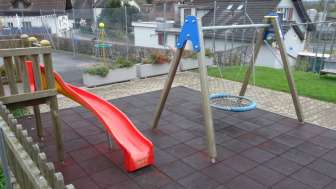 Spielplatz Schulhaus Bürg