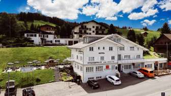 Aussenansicht New Goggeien Lodge