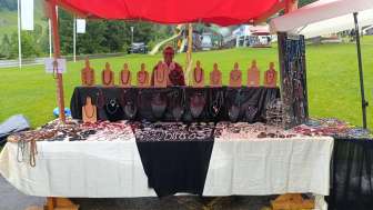 Regula am Marktstand