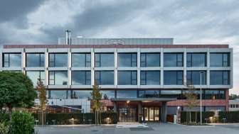 Autohalle Front