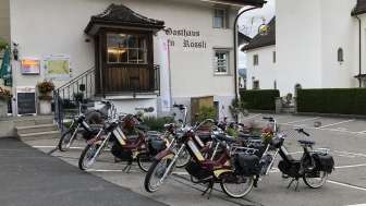 Töffli vor dem Rössli