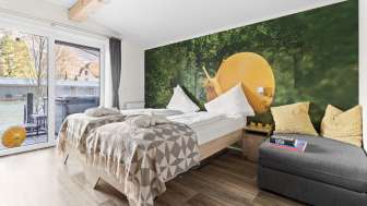 Gelbe Schnecke - Bad RagARTz 2018 mit Privat-Jacuzzi
